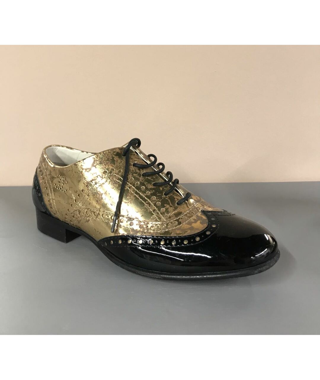 CHANEL PRE-OWNED Золотые ботинки из лакированной кожи, фото 3