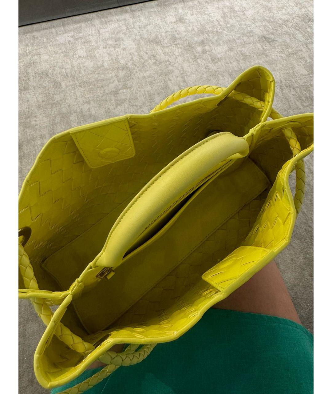 BOTTEGA VENETA Желтая кожаная сумка с короткими ручками, фото 4