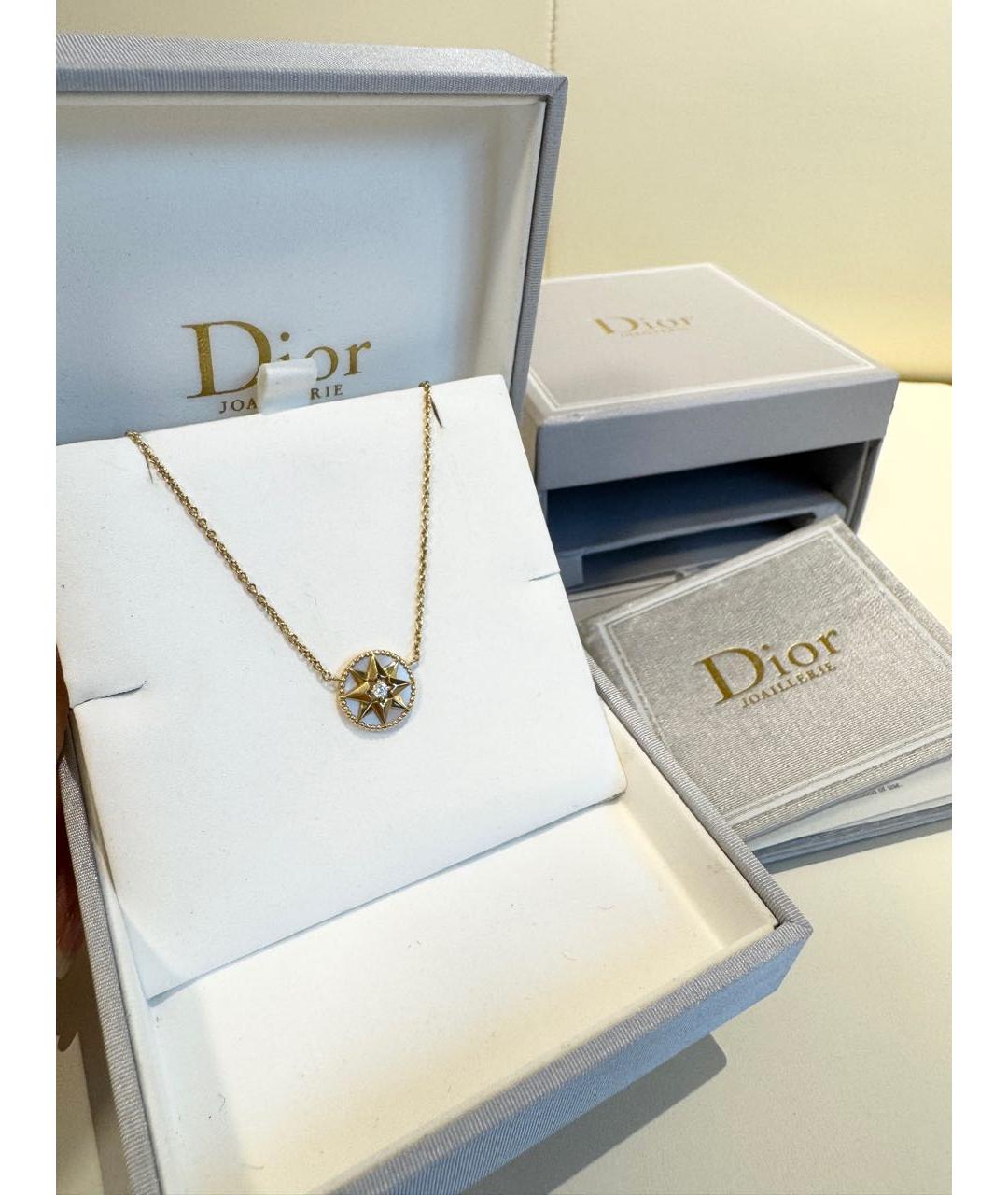CHRISTIAN DIOR Белая подвеска из желтого золота, фото 3