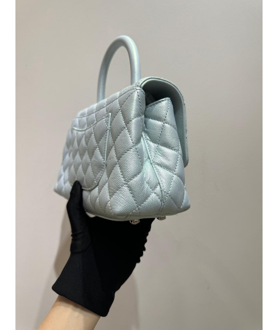 CHANEL Голубая кожаная сумка с короткими ручками, фото 4