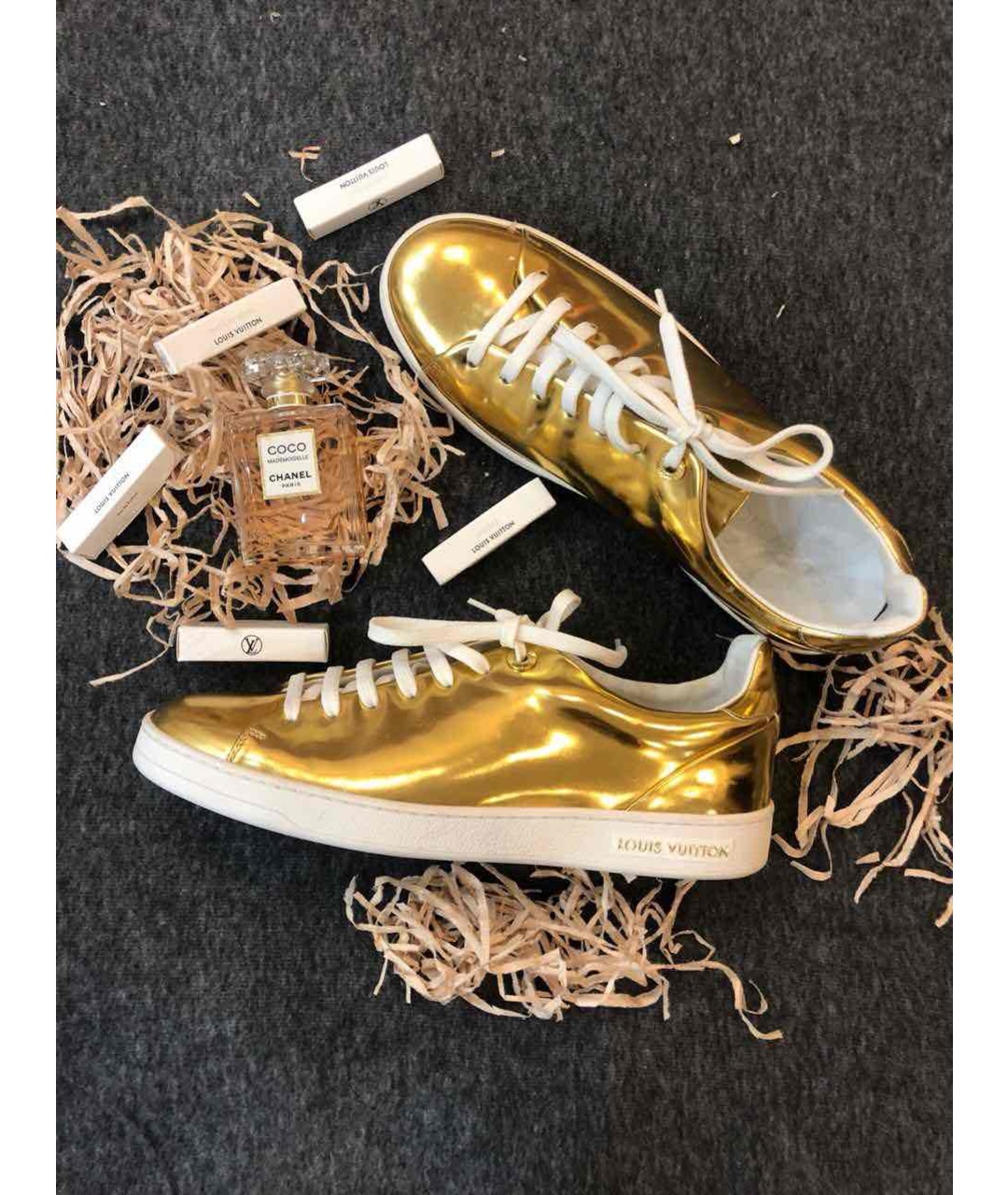 LOUIS VUITTON PRE-OWNED Золотые кроссовки из лакированной кожи, фото 3