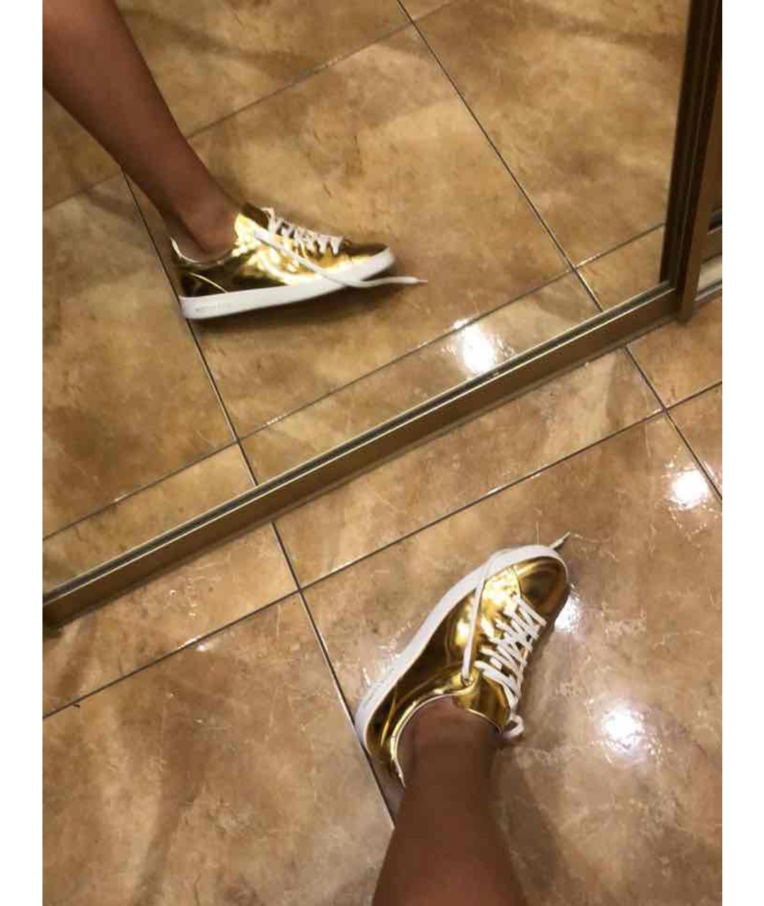 LOUIS VUITTON PRE-OWNED Золотые кроссовки из лакированной кожи, фото 2