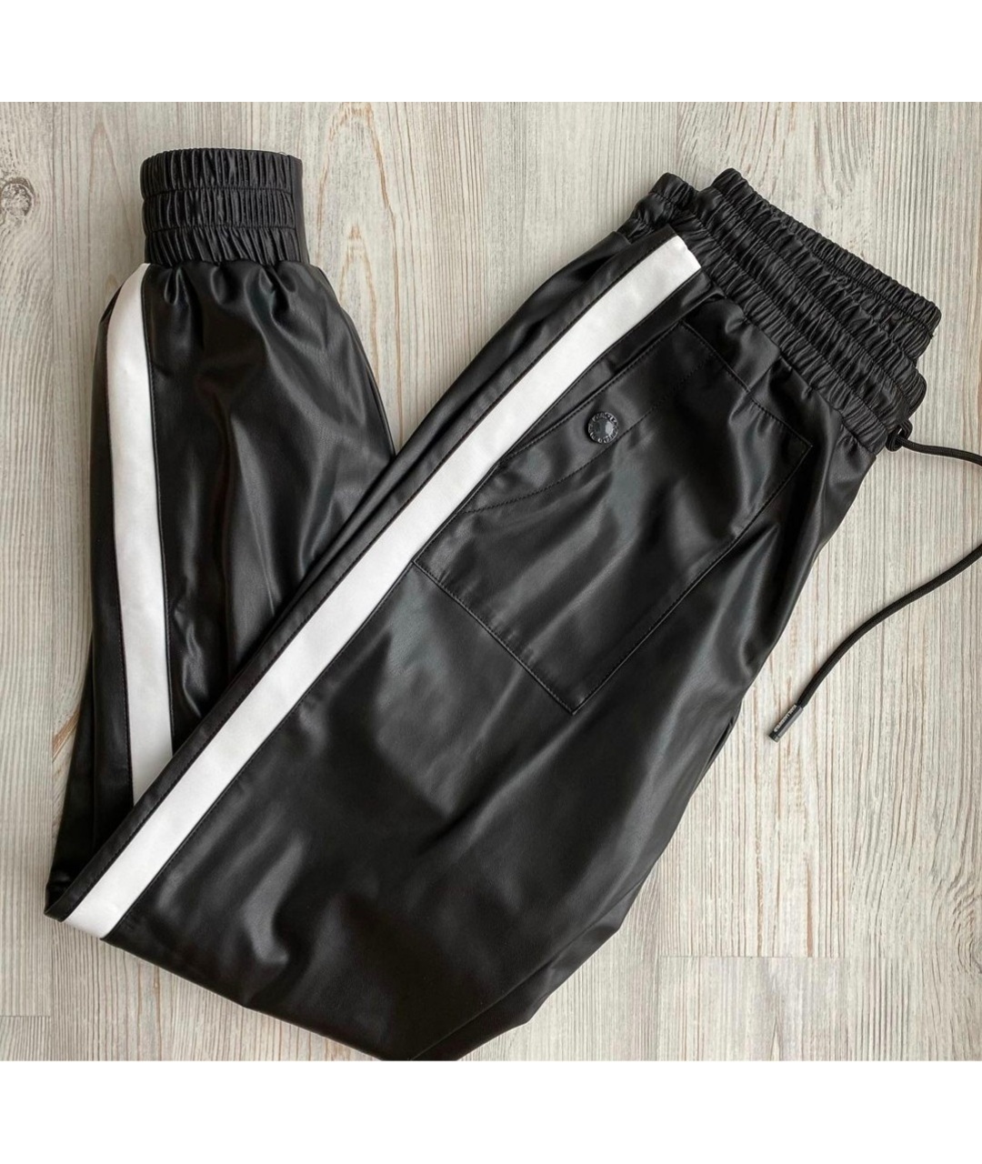 KARL LAGERFELD Черные брюки узкие из экзотической кожи, фото 3