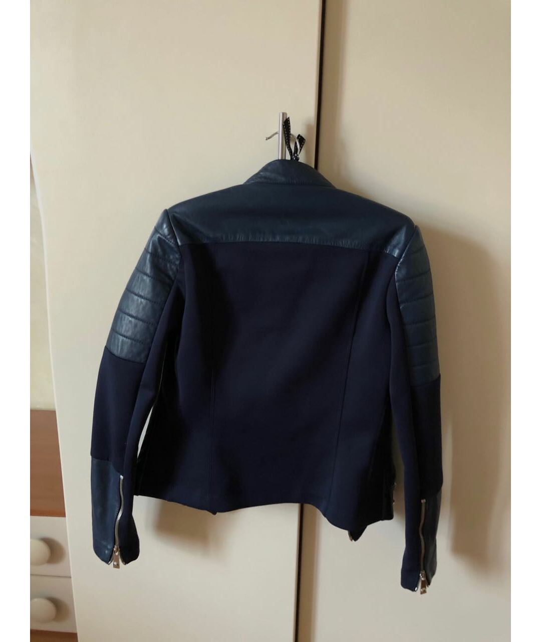 PINKO Темно-синяя кожаная куртка, фото 2
