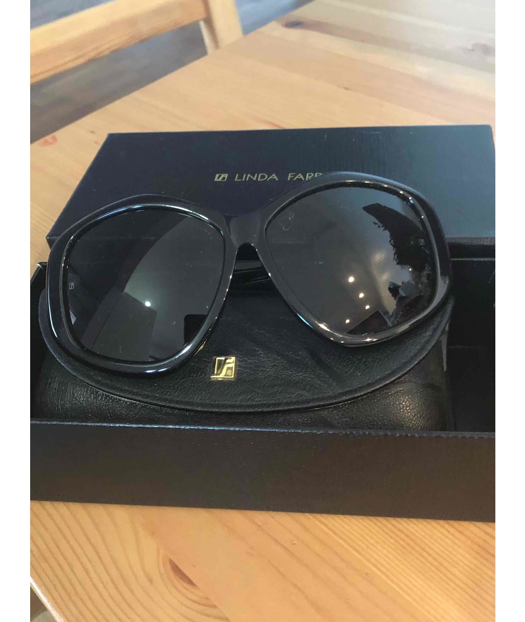 LINDA FARROW GALLERY Черные пластиковые солнцезащитные очки, фото 3