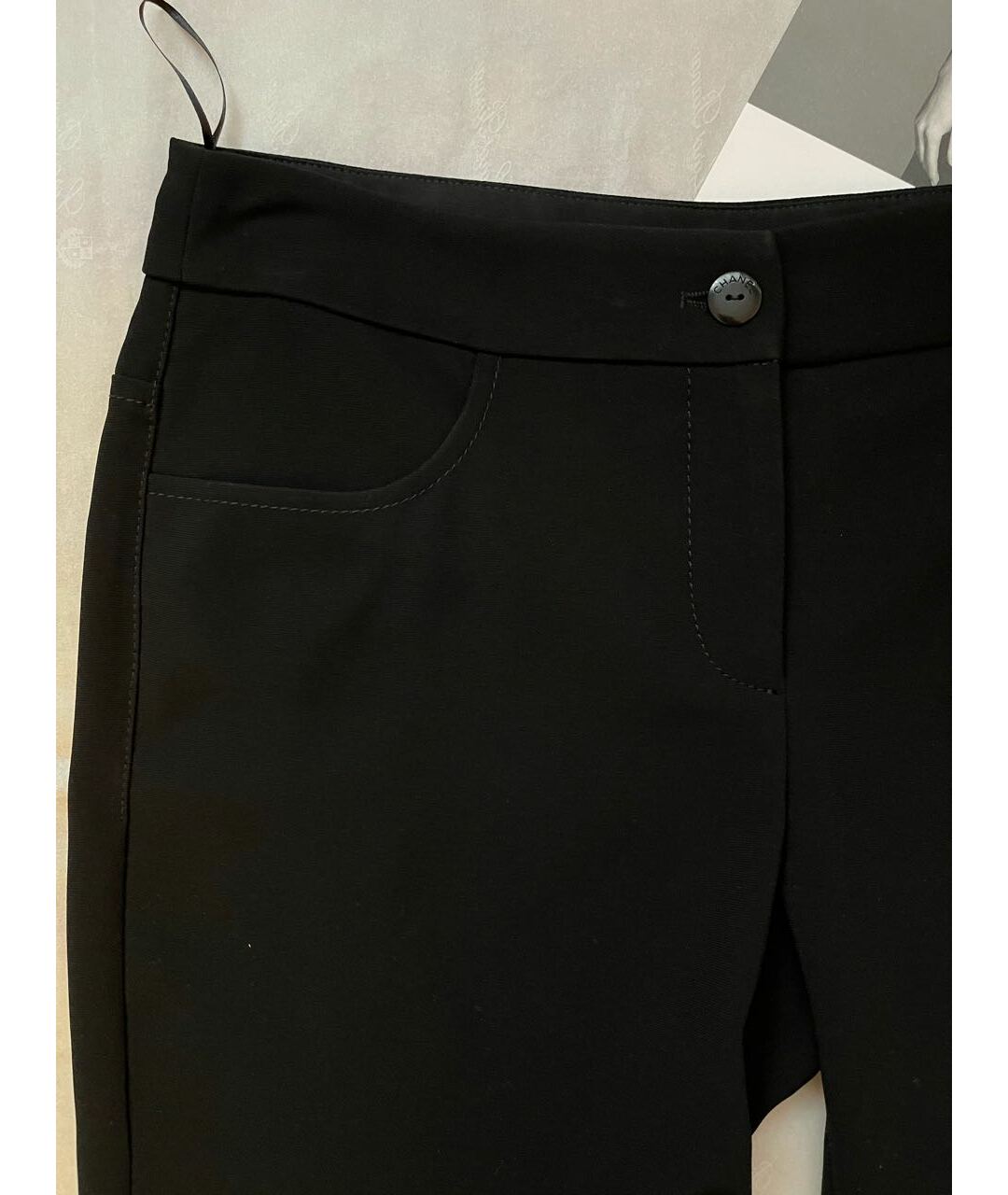 CHANEL PRE-OWNED Черные полиэстеровые прямые брюки, фото 3