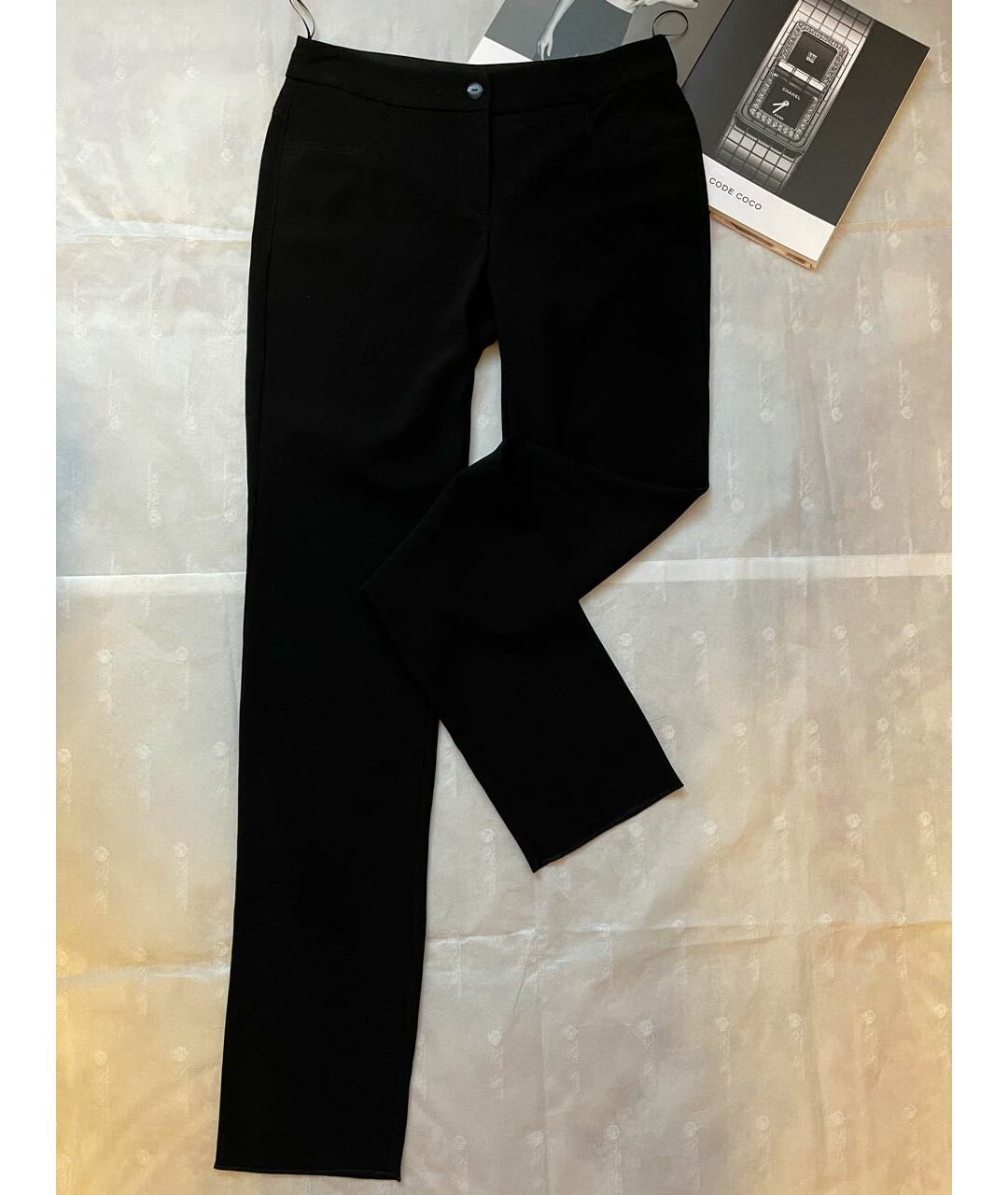 CHANEL PRE-OWNED Черные полиэстеровые прямые брюки, фото 2