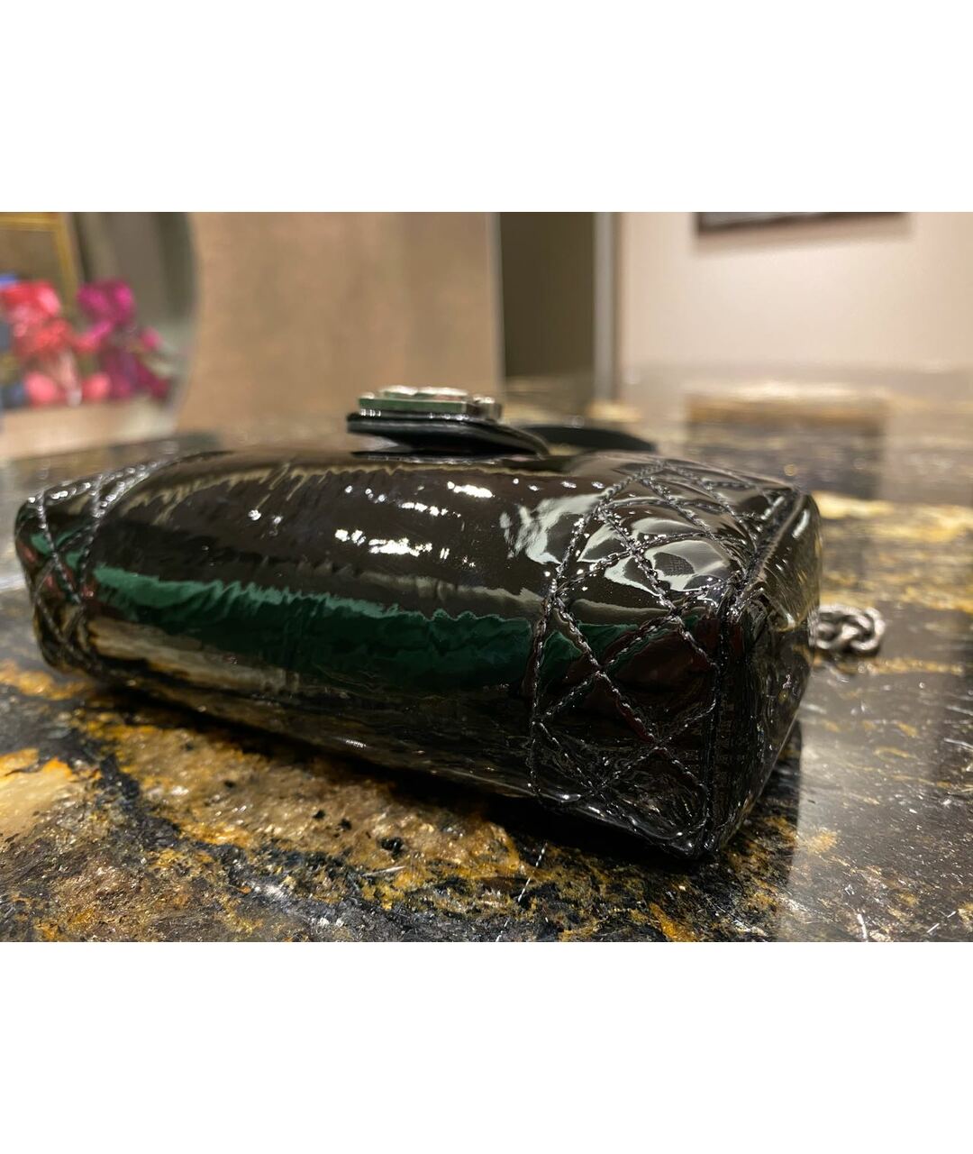 CHANEL PRE-OWNED Черная сумка тоут из лакированной кожи, фото 6