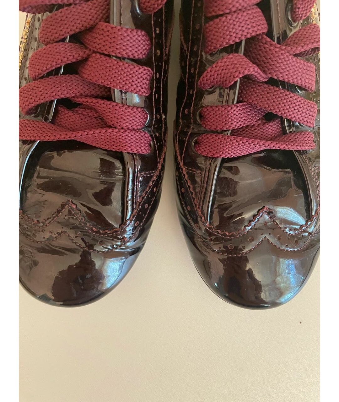 LOUIS VUITTON PRE-OWNED Бордовые кроссовки из лакированной кожи, фото 5