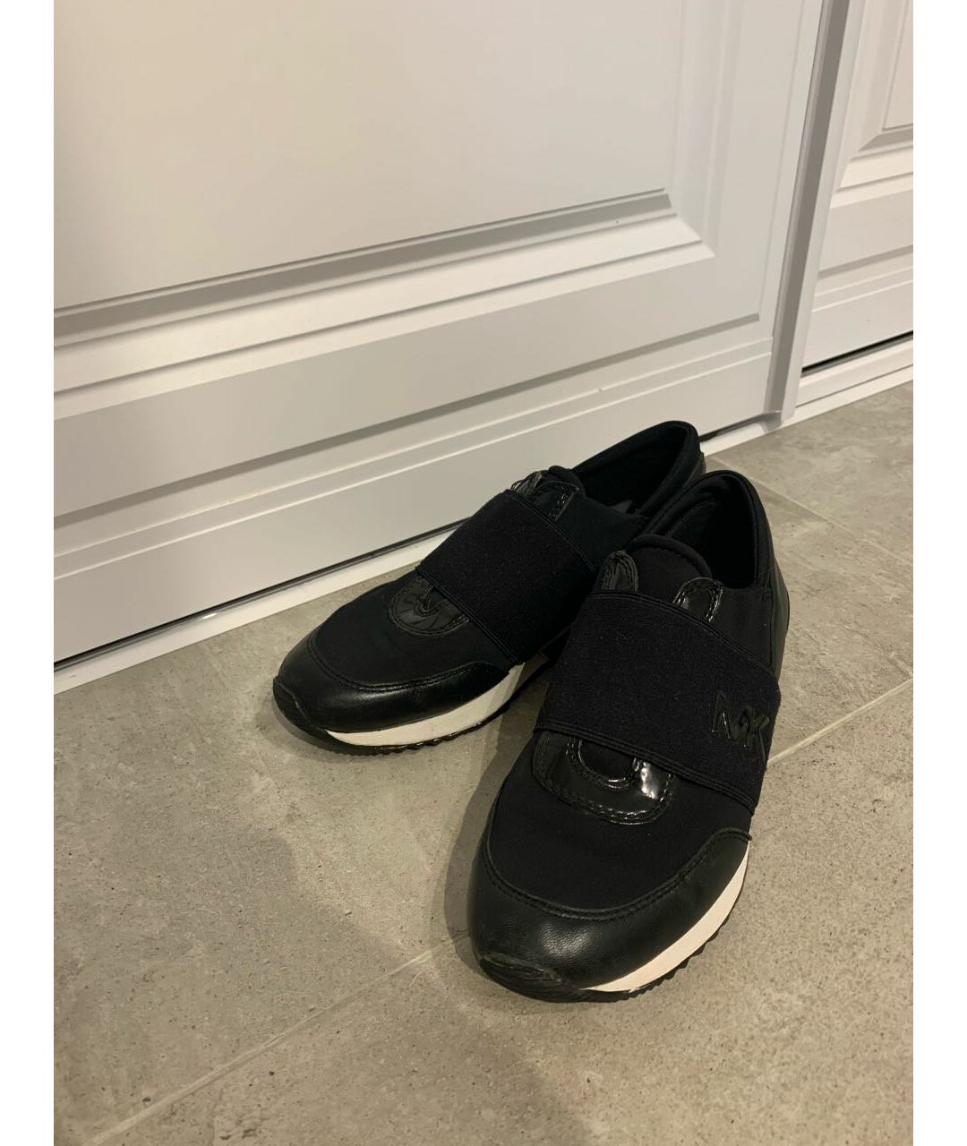 MICHAEL KORS Черные кожаные кроссовки, фото 2