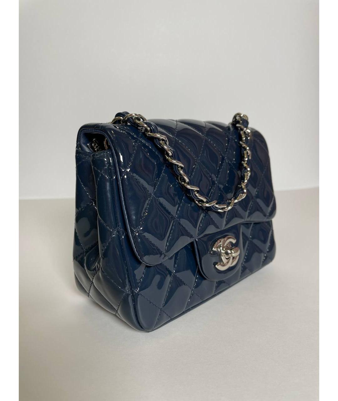 CHANEL PRE-OWNED Темно-синяя сумка через плечо из лакированной кожи, фото 2