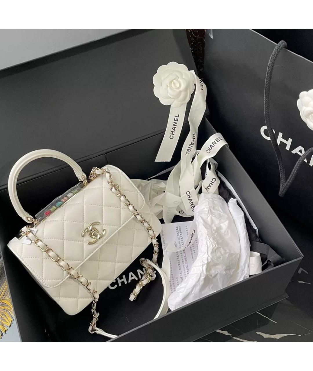 CHANEL PRE-OWNED Белая кожаная сумка с короткими ручками, фото 3