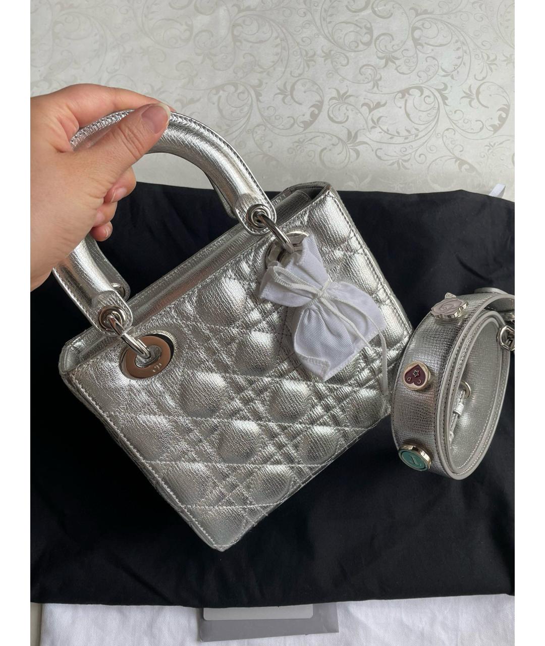 CHRISTIAN DIOR PRE-OWNED Серебряная кожаная сумка с короткими ручками, фото 3
