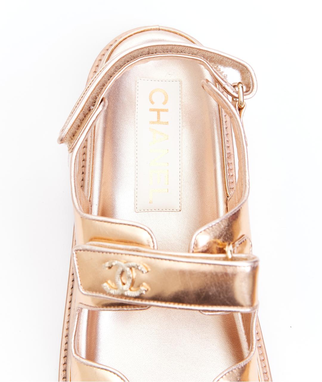 CHANEL Золотые кожаные сандалии, фото 6