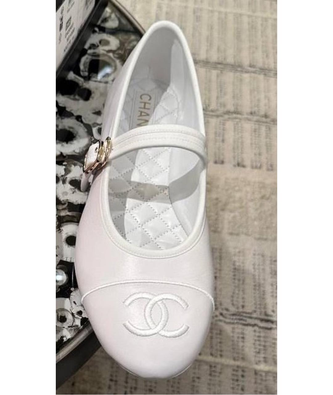 CHANEL PRE-OWNED Белые кожаные балетки, фото 3