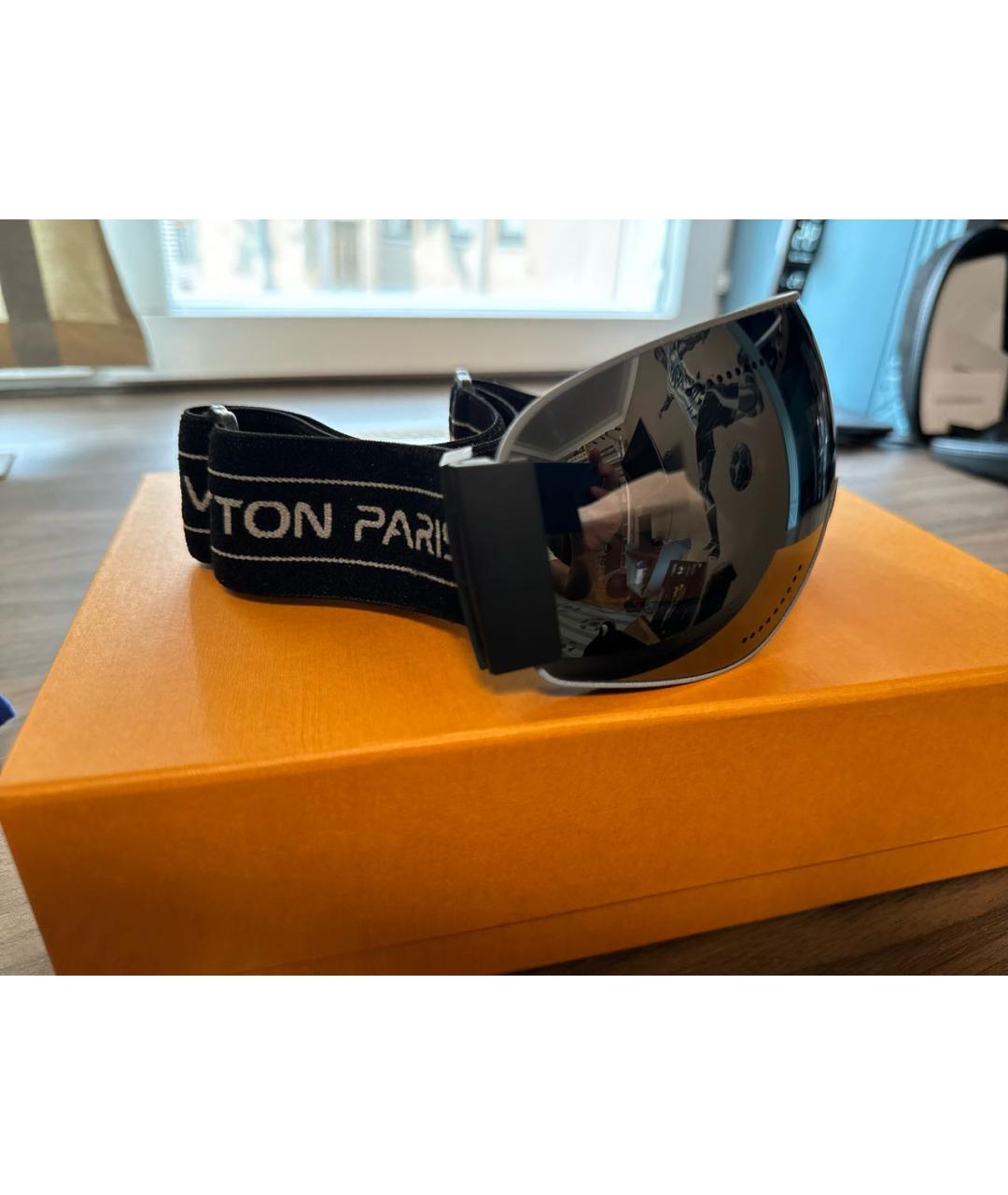 LOUIS VUITTON Серебряные пластиковые солнцезащитные очки, фото 2