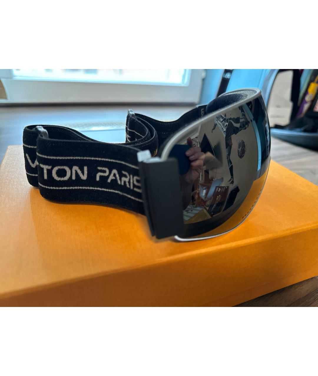 LOUIS VUITTON Серебряные пластиковые солнцезащитные очки, фото 3
