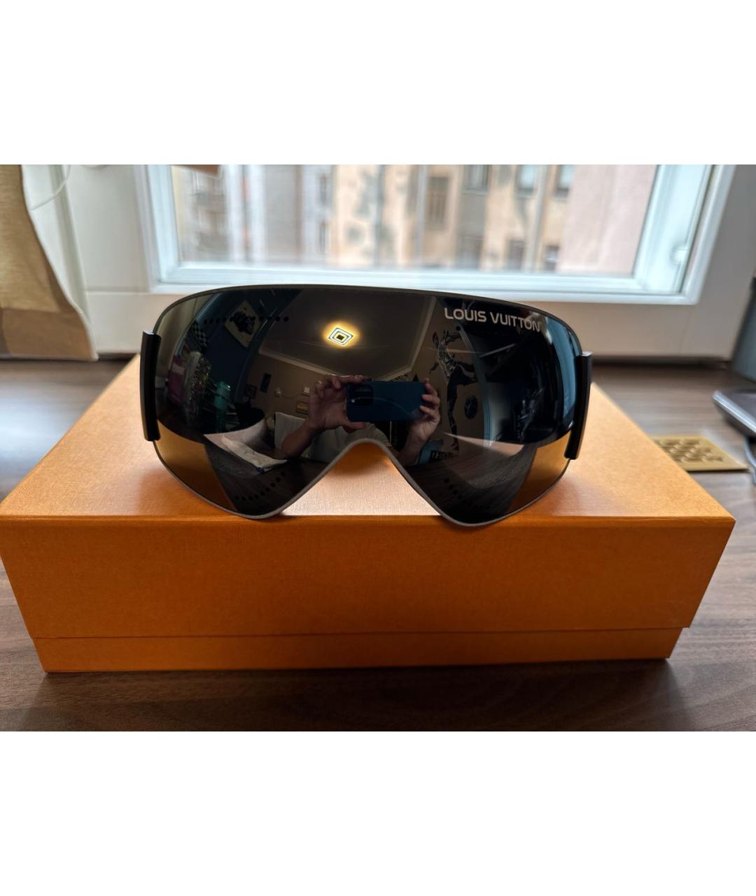 LOUIS VUITTON Серебряные пластиковые солнцезащитные очки, фото 5