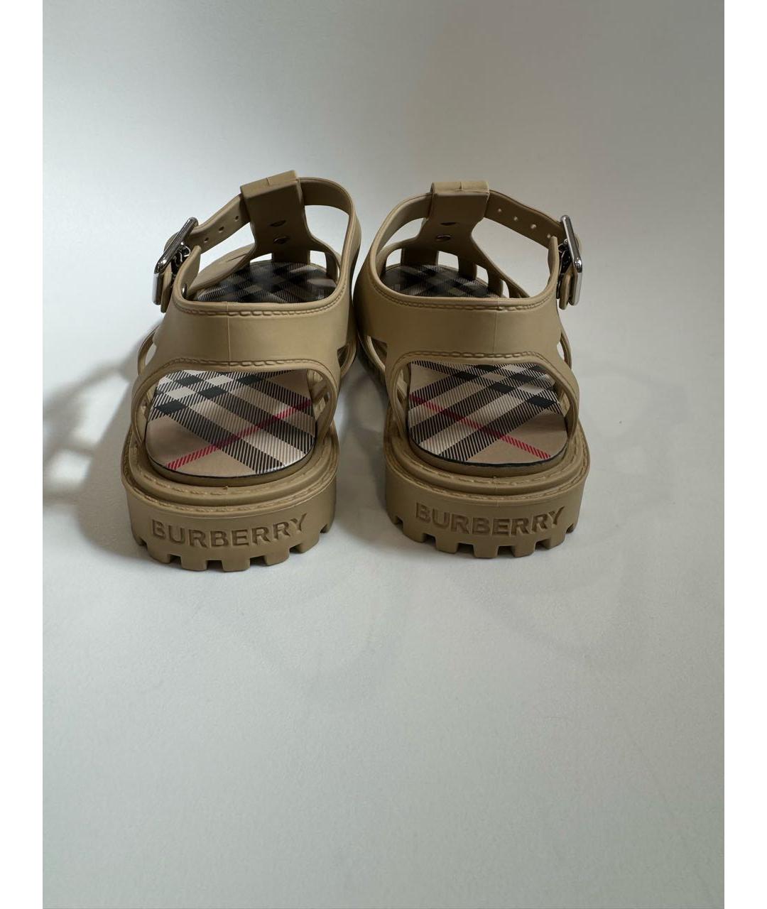 BURBERRY Бежевые резиновые сандалии и шлепанцы, фото 4