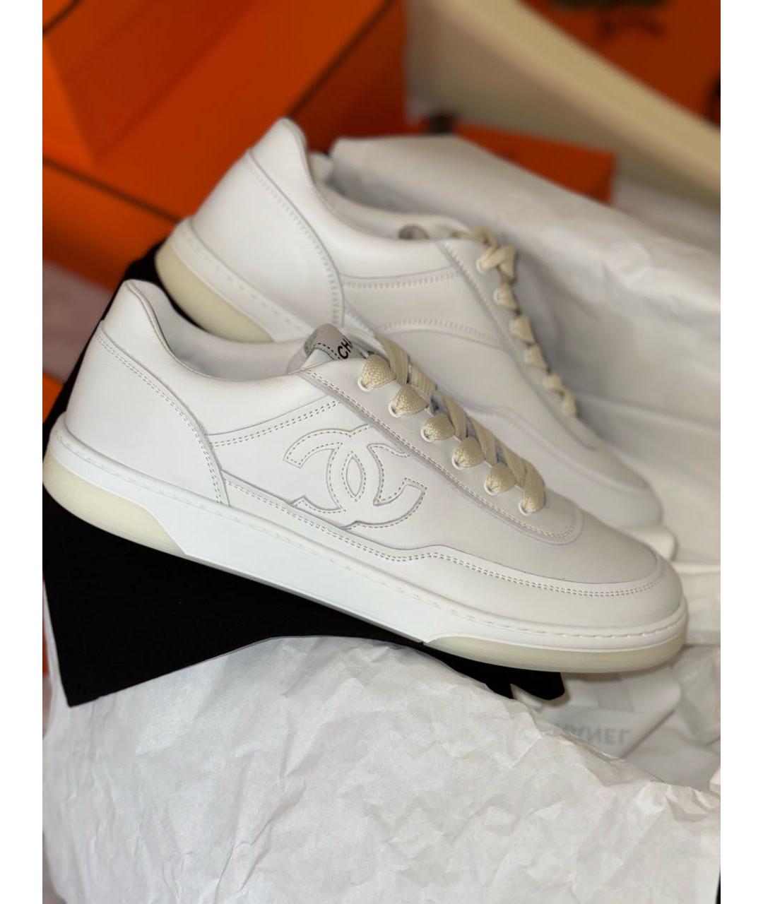 CHANEL PRE-OWNED Белые кожаные кроссовки, фото 7