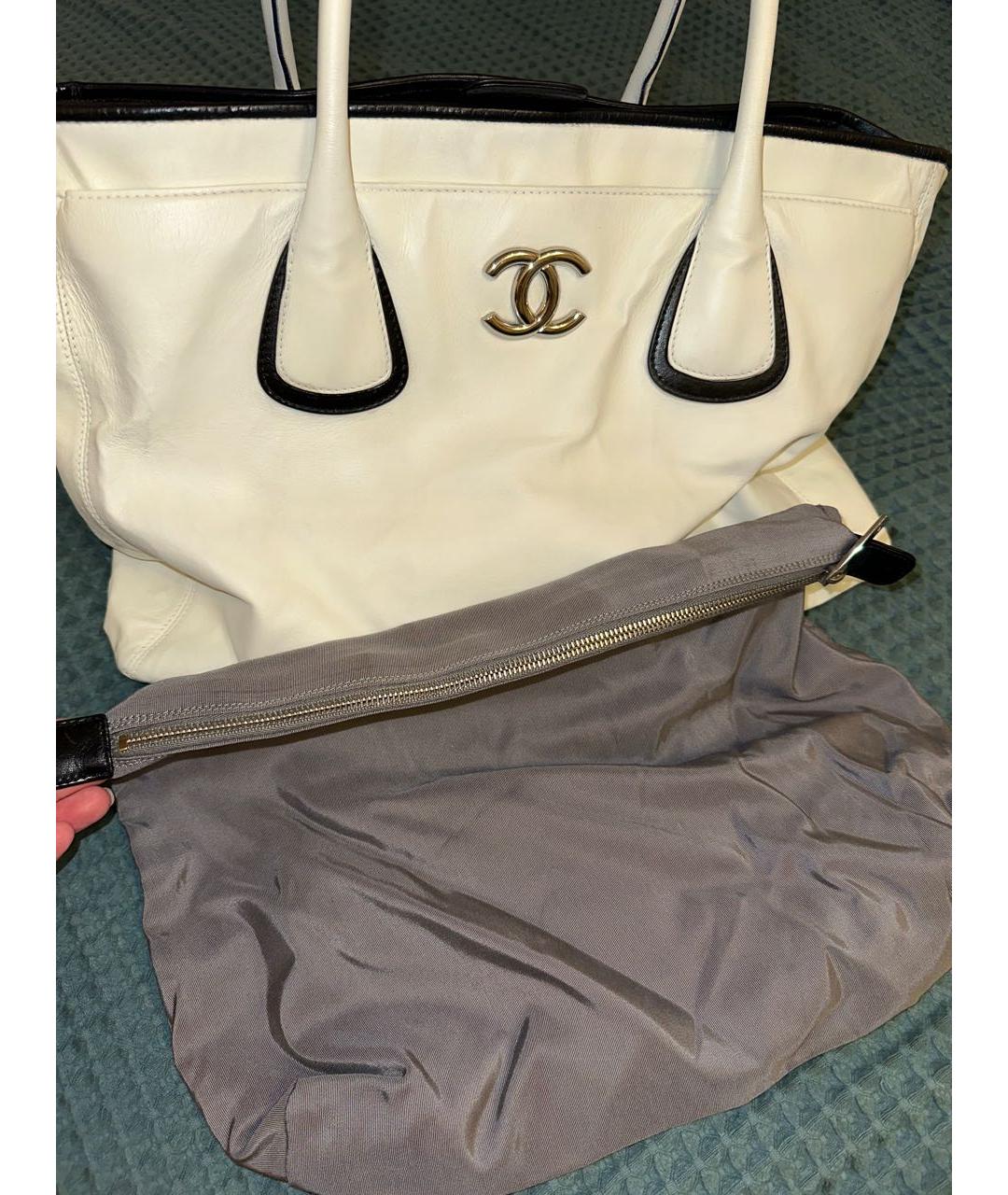 CHANEL PRE-OWNED Белая кожаная сумка тоут, фото 7