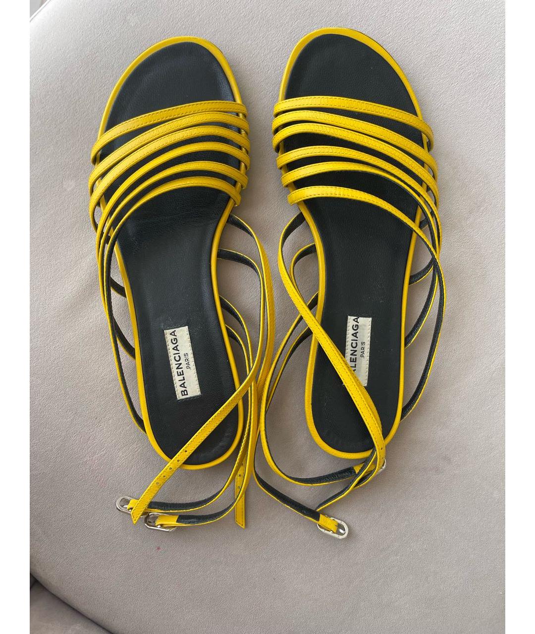 BALENCIAGA Желтые кожаные сандалии, фото 3