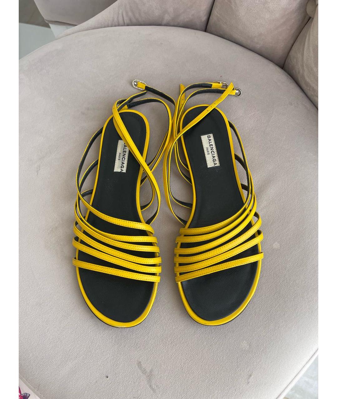 BALENCIAGA Желтые кожаные сандалии, фото 2