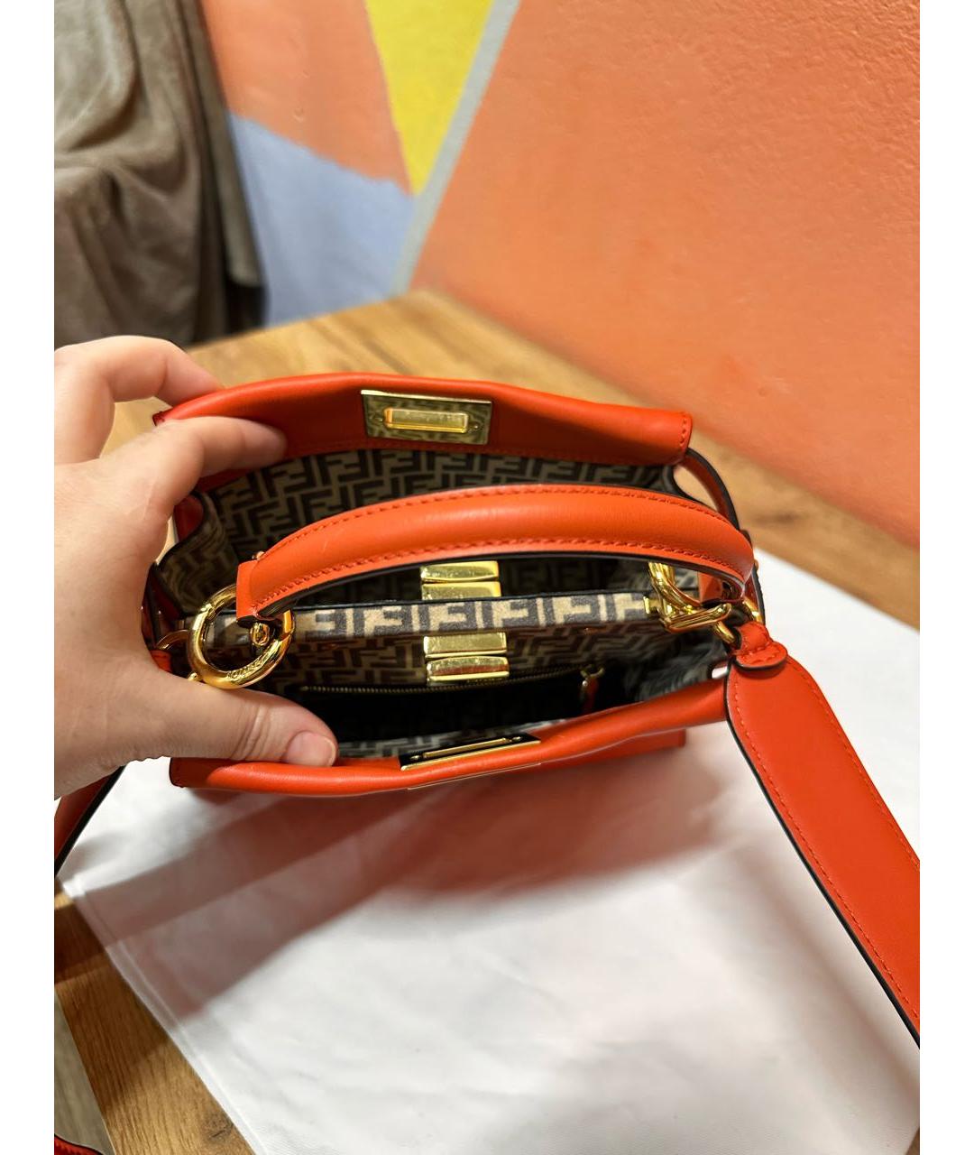 FENDI Коралловая кожаная сумка с короткими ручками, фото 4