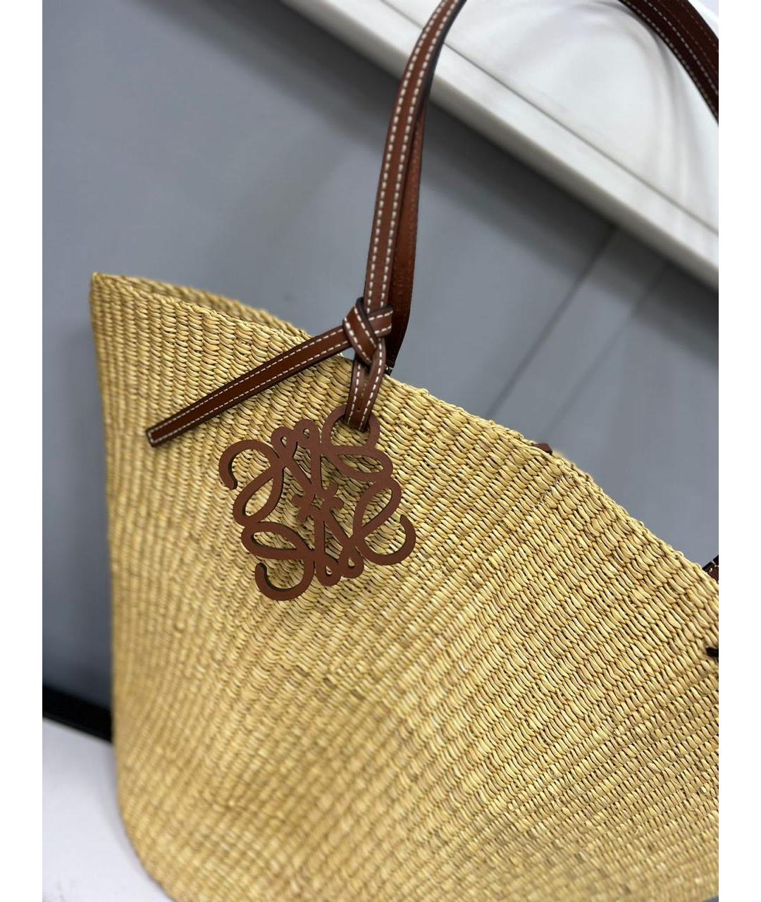 LOEWE Золотая пелетеная пляжная сумка, фото 2