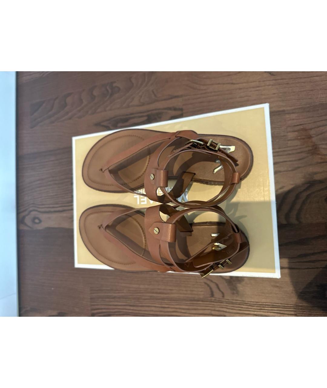 MICHAEL MICHAEL KORS Коричневые кожаные сандалии, фото 3