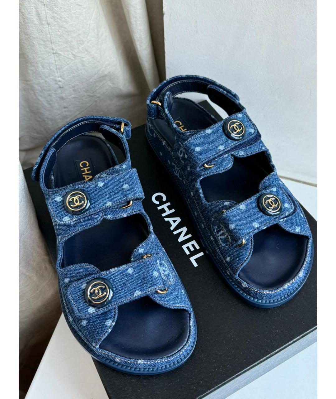CHANEL PRE-OWNED Синие текстильные сандалии, фото 2