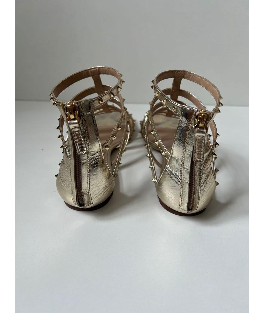 VALENTINO Золотые кожаные сандалии, фото 3
