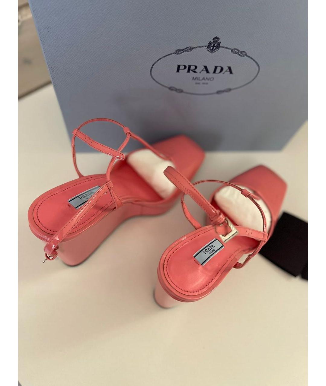 PRADA Розовые босоножки из лакированной кожи, фото 7