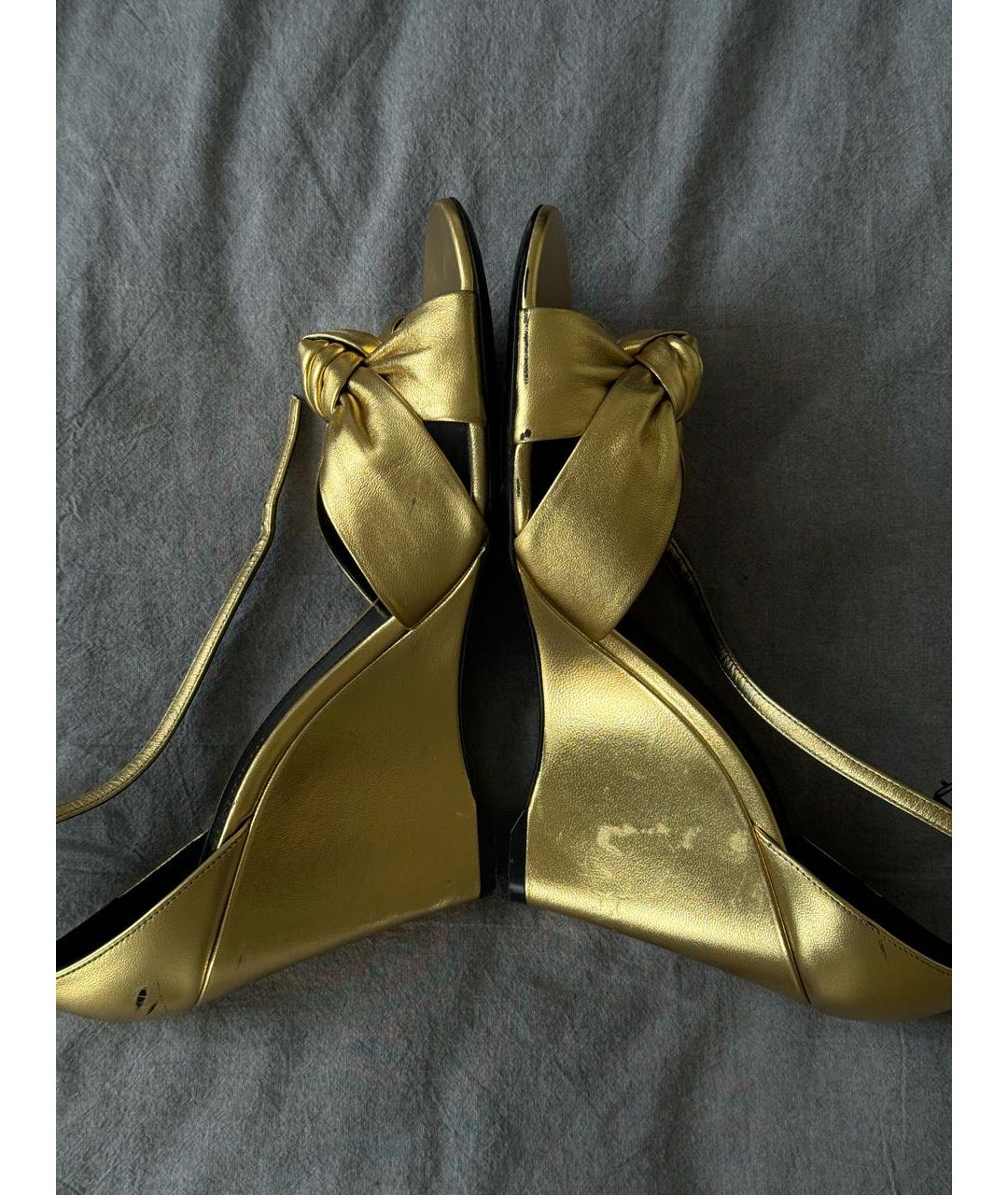 SAINT LAURENT Золотые кожаные босоножки, фото 6
