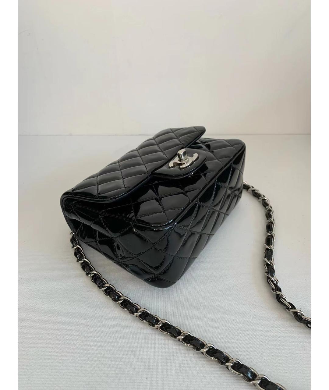 CHANEL PRE-OWNED Черная сумка через плечо из лакированной кожи, фото 5