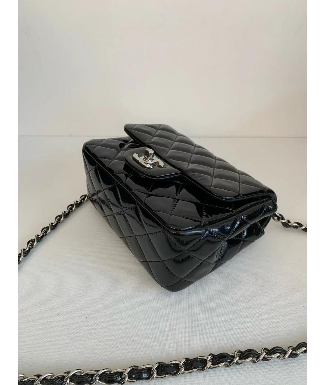 CHANEL PRE-OWNED Черная сумка через плечо из лакированной кожи, фото 6