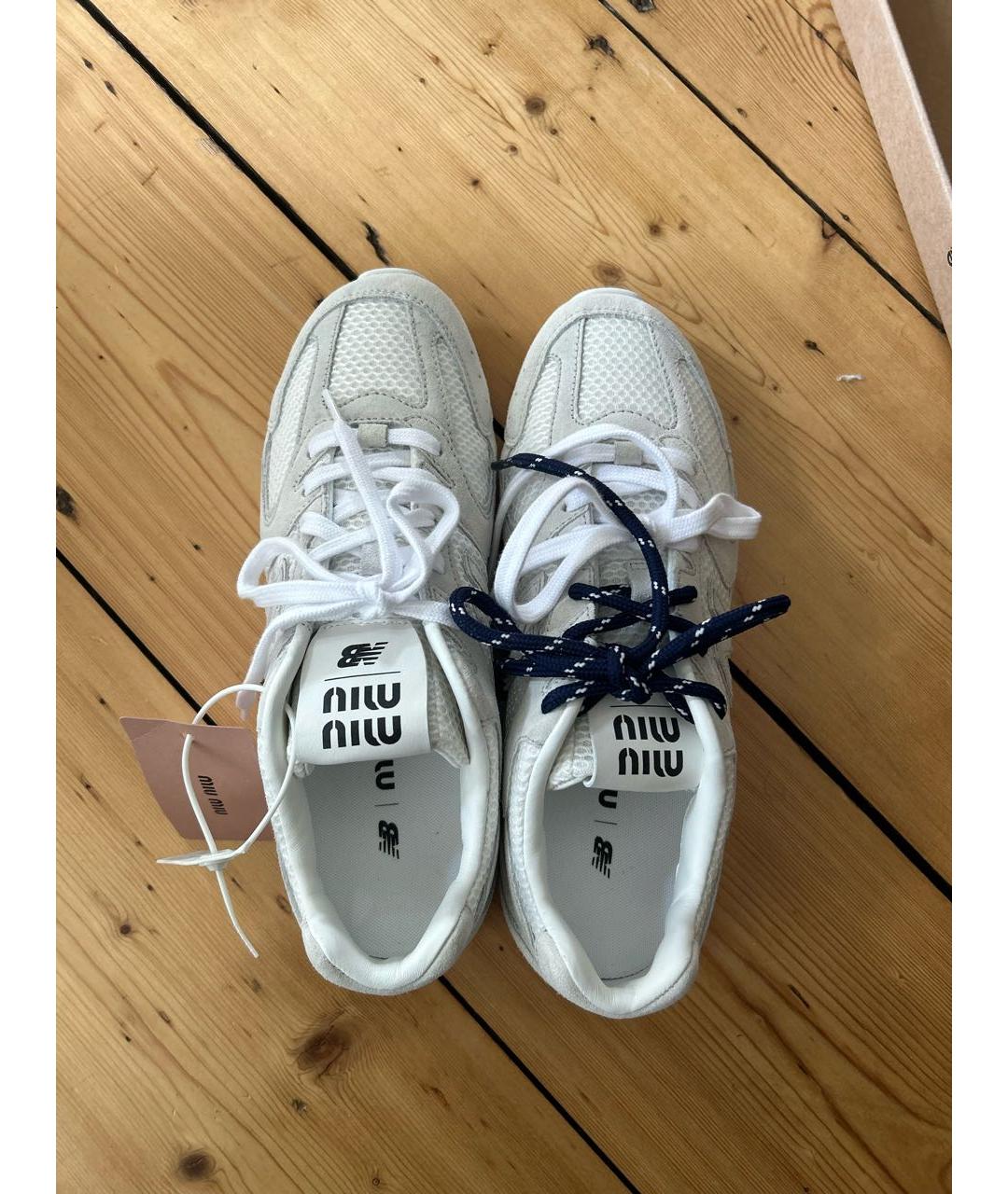 MIU MIU Белые замшевые кроссовки, фото 4