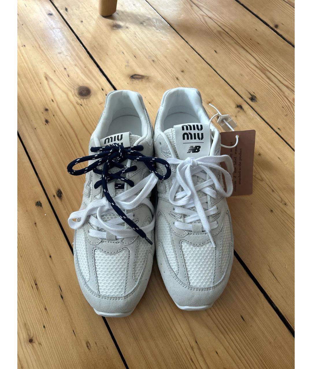 MIU MIU Белые замшевые кроссовки, фото 3