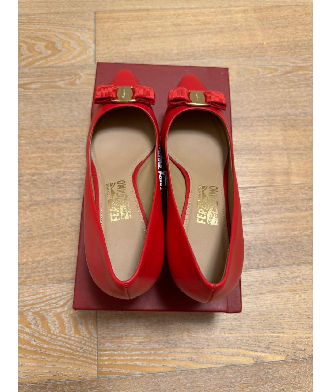 SALVATORE FERRAGAMO Красные кожаные туфли, фото 3