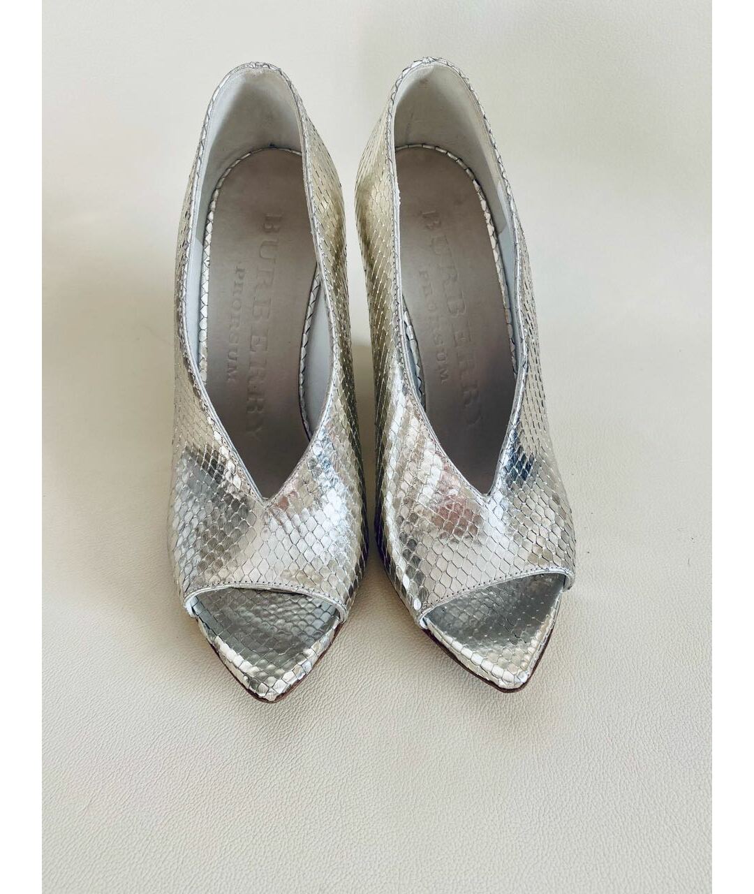 BURBERRY Серебряные кожаные туфли, фото 2