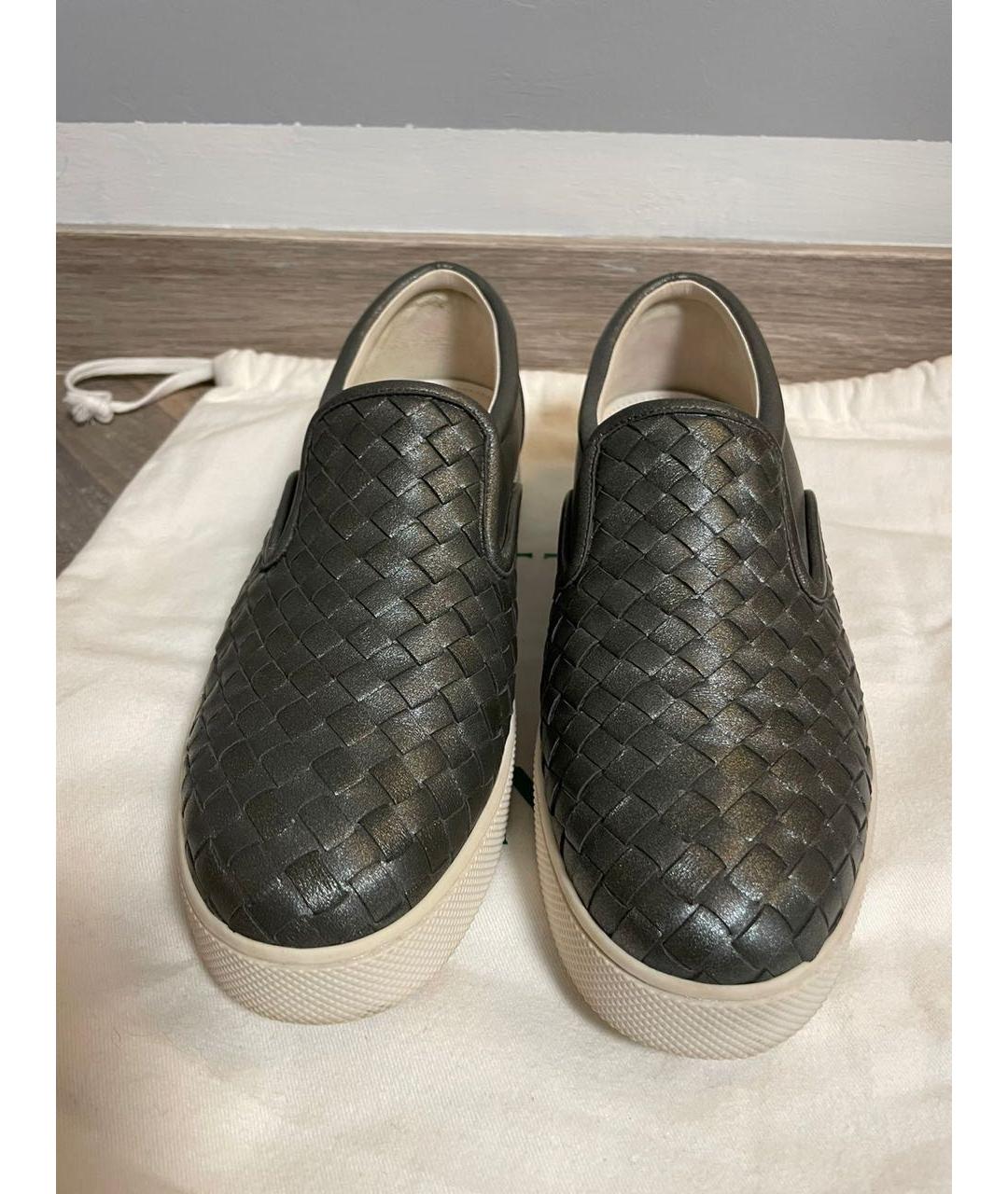 BOTTEGA VENETA Антрацитовые кожаные слипоны, фото 2