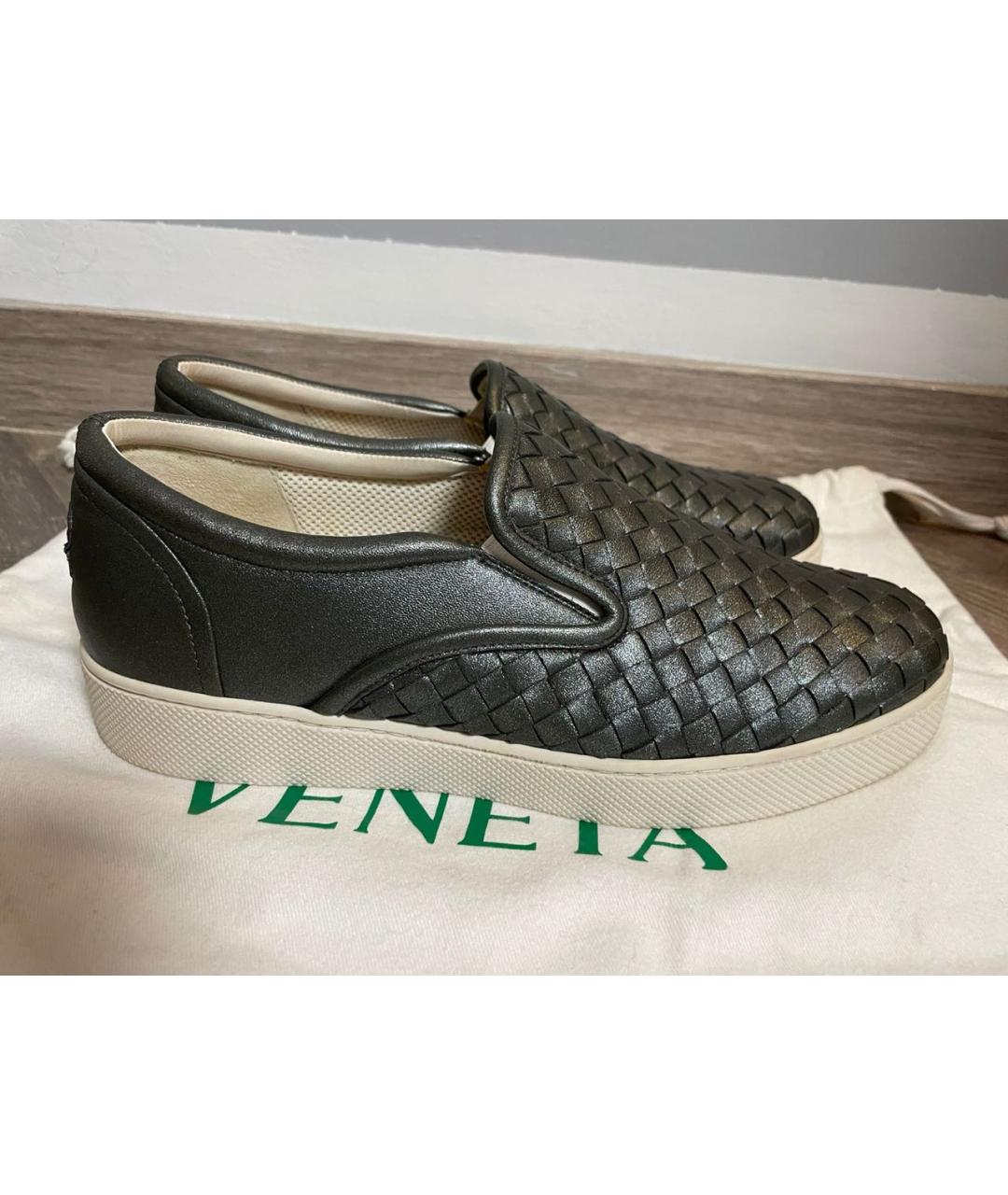 BOTTEGA VENETA Антрацитовые кожаные слипоны, фото 5