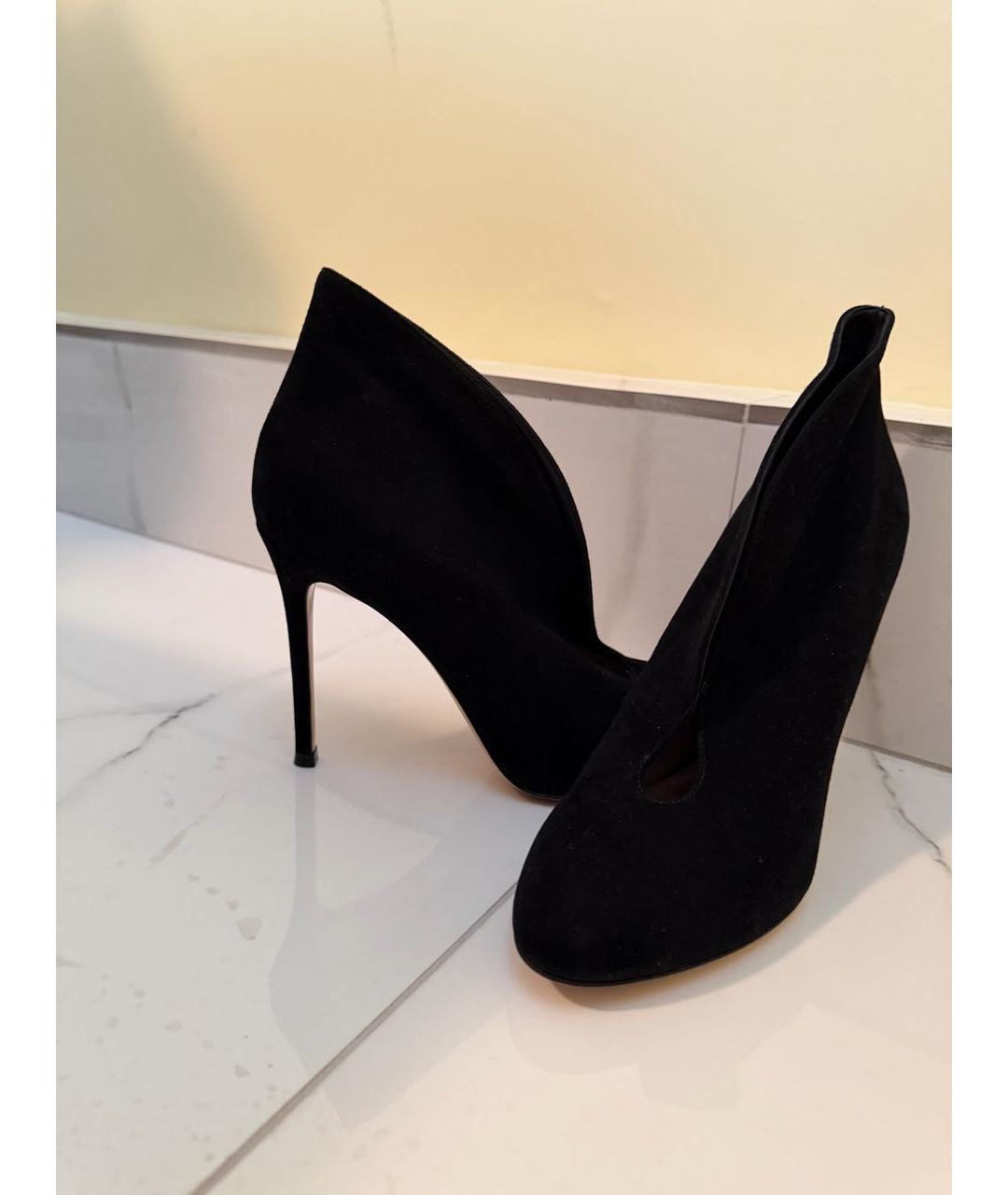 GIANVITO ROSSI Черные замшевые ботильоны, фото 7