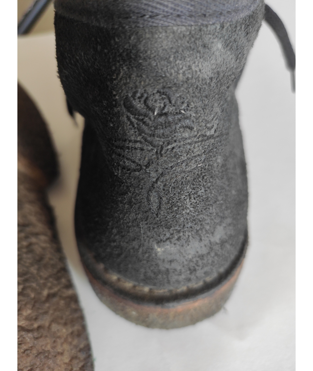 GOLDEN GOOSE DELUXE BRAND Черные замшевые низкие ботинки, фото 5