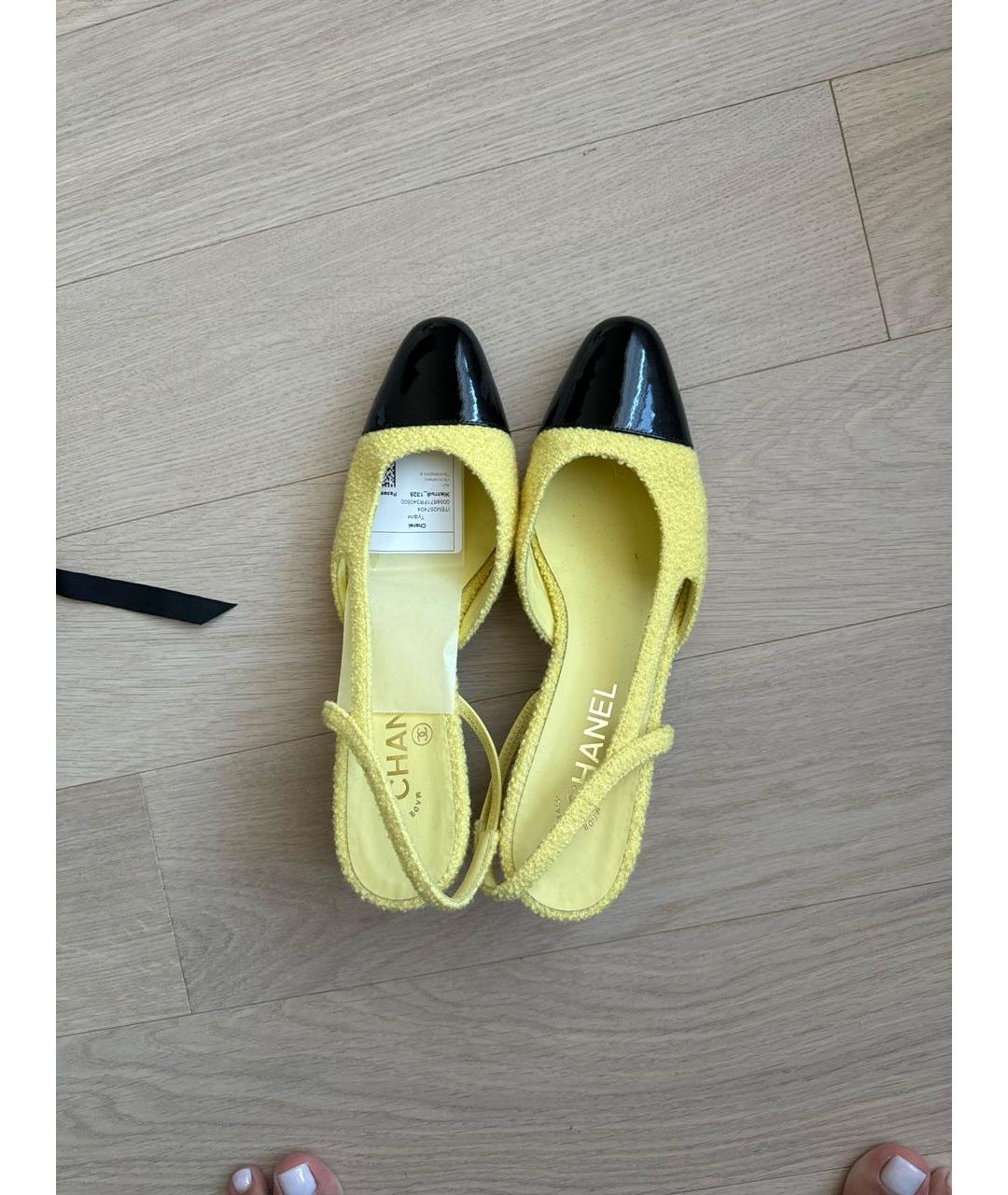 CHANEL PRE-OWNED Желтые кожаные лодочки на низком каблуке, фото 3