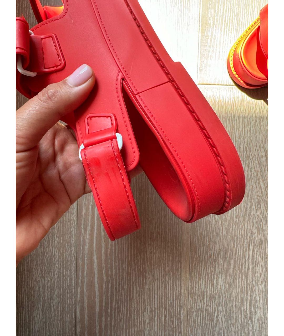 CHANEL Красные резиновые сандалии, фото 6
