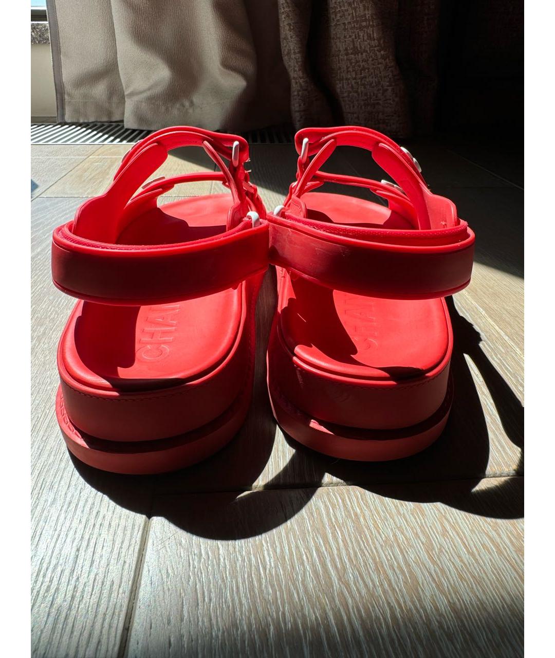 CHANEL Красные резиновые сандалии, фото 4
