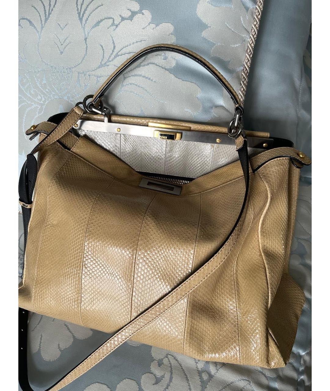 FENDI Бежевая сумка с короткими ручками из экзотической кожи, фото 2