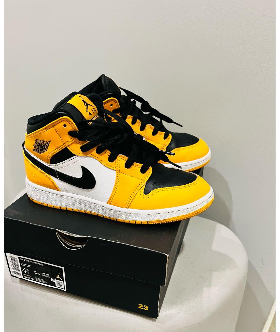 Nike jaune jordan best sale