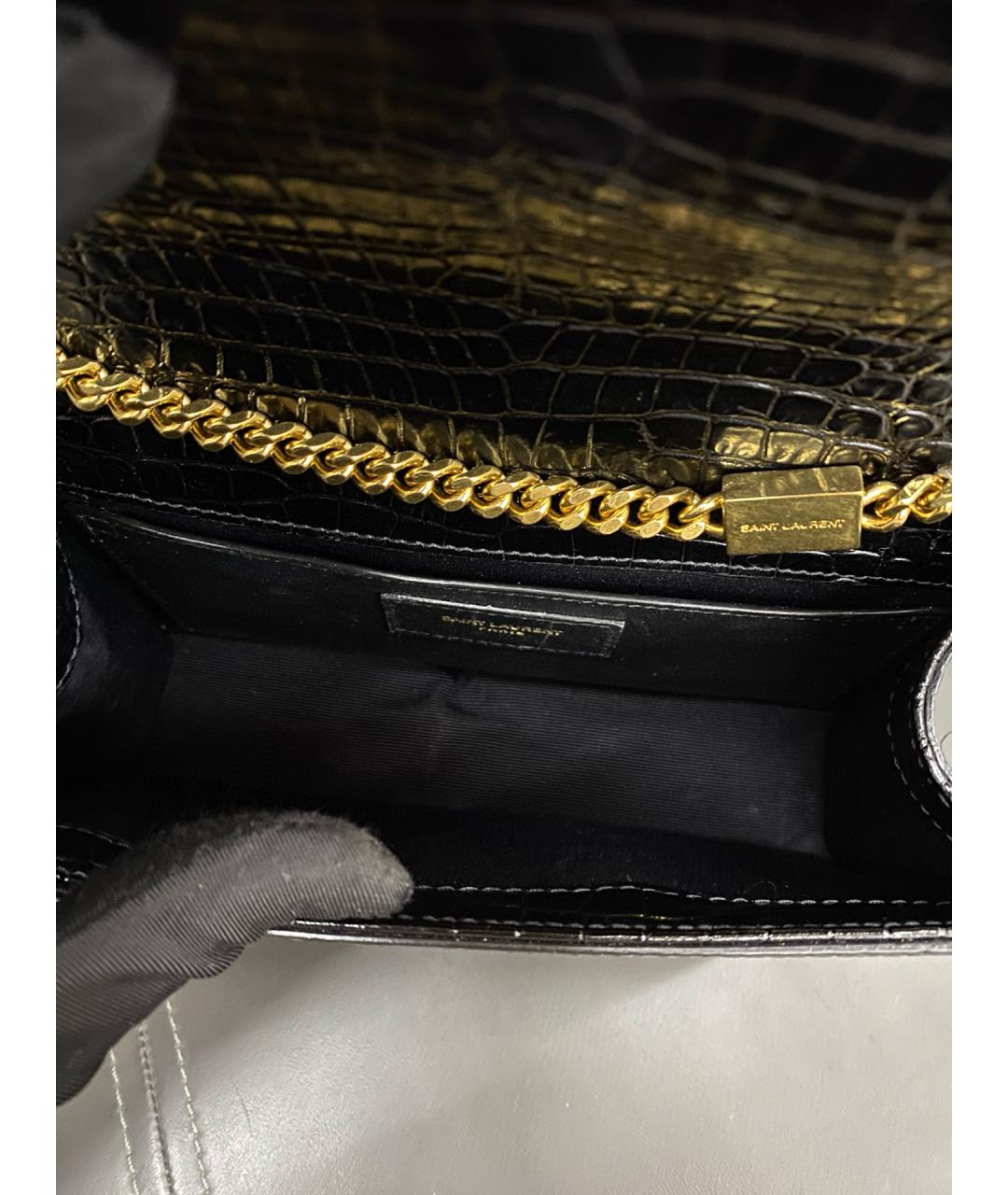 SAINT LAURENT Черная сумка через плечо из лакированной кожи, фото 9